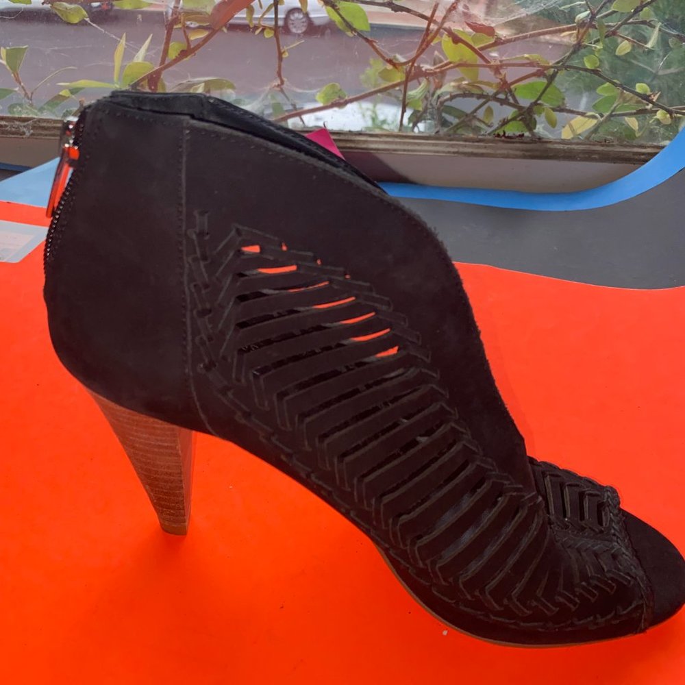 VINCE CAMUTO BOOTIE